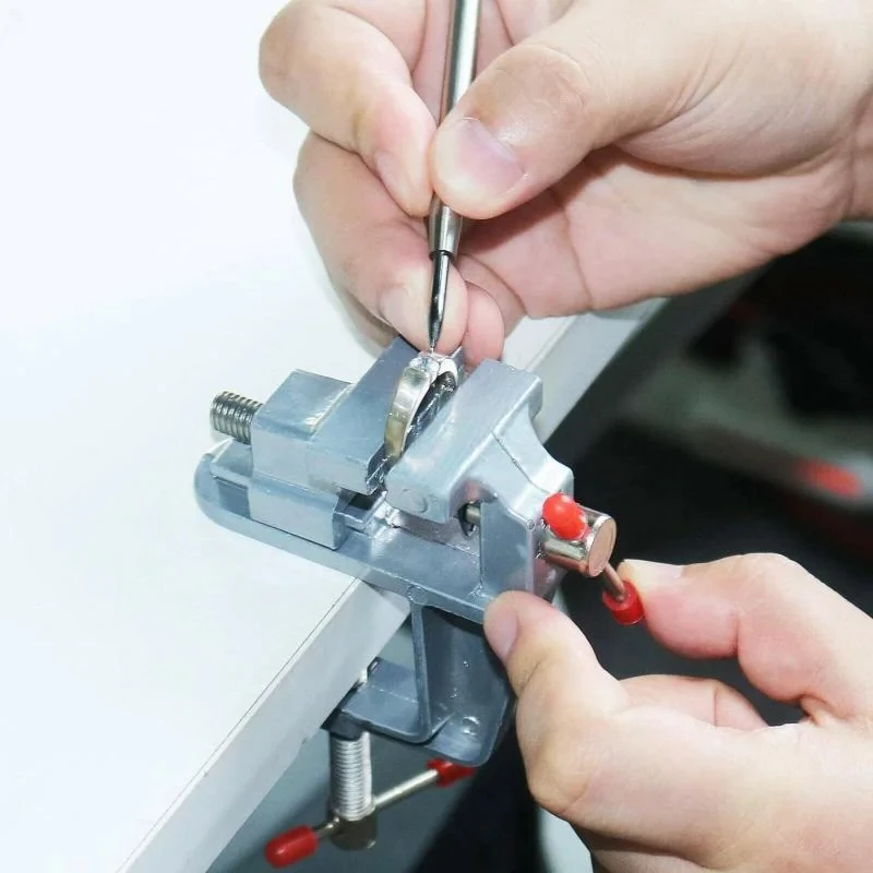 Mini Bank Bankschroef Tafelkle - Electronics Repair Bench recensie en prijs